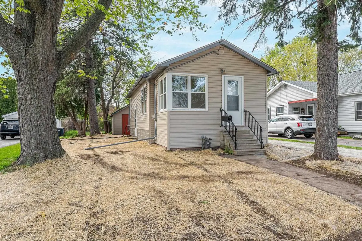1813 ASHLAND STREET, Oshkosh, WI 54902 - #1