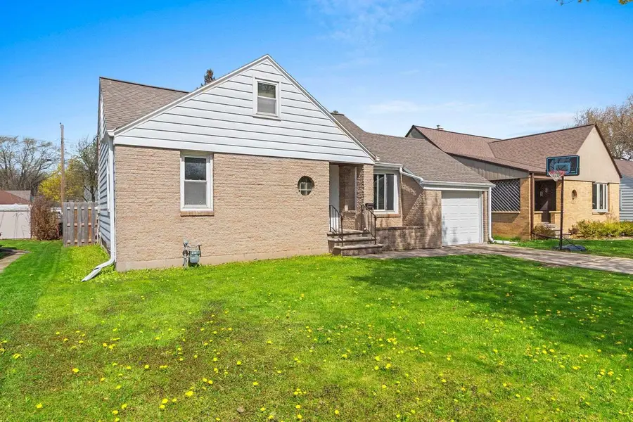 1012 REDWOOD DRIVE, Green Bay, WI 54304 - #3