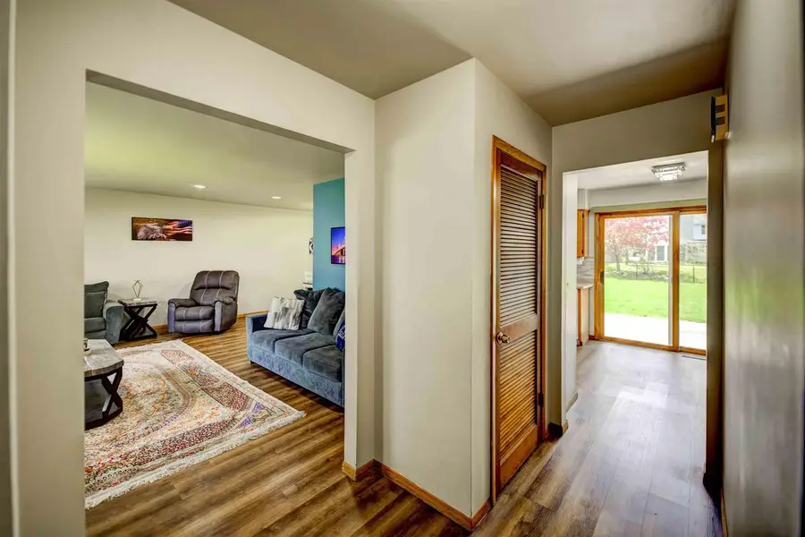 1235 S WESTHAVEN DRIVE, Oshkosh, WI 54904 - #2