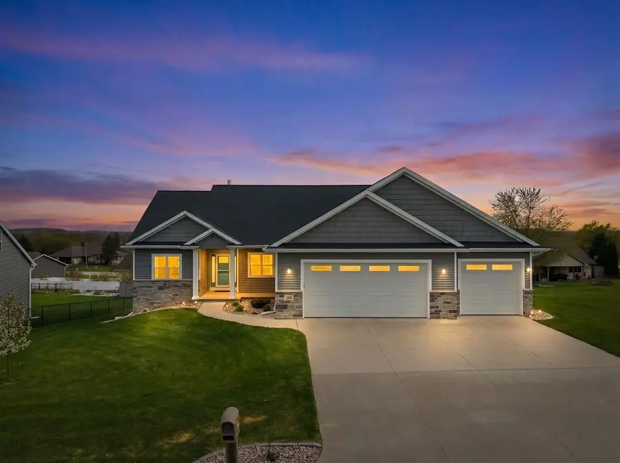 306 ASHTIN WAY, Hortonville, WI 54944 - #2