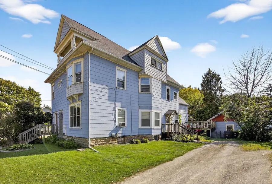623 E IRVING AVENUE, Oshkosh, WI 54901 - #2