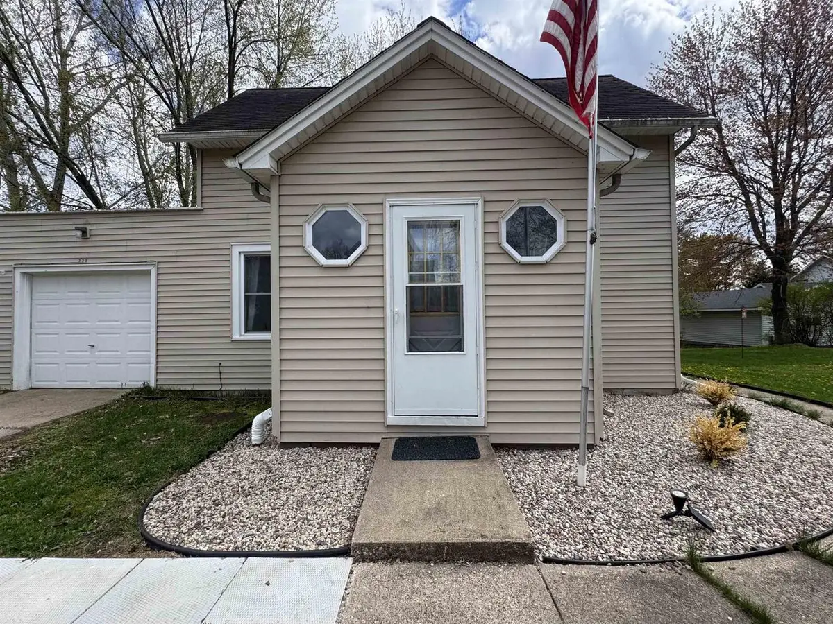 330 LAKE STREET, Scandinavia, WI 54977 - #1