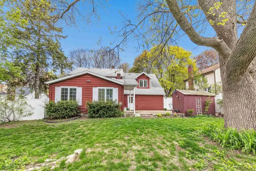 301 IROQUOIS AVENUE, Green Bay, WI 54301 - #2