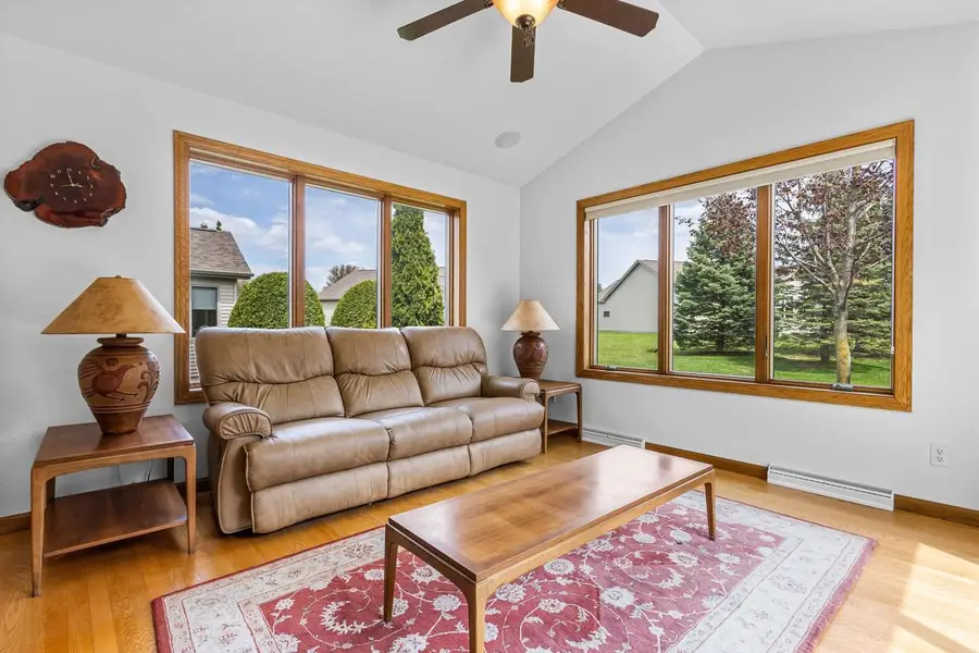 36 PENBROOK CIRCLE, Appleton, WI 54913 - #3