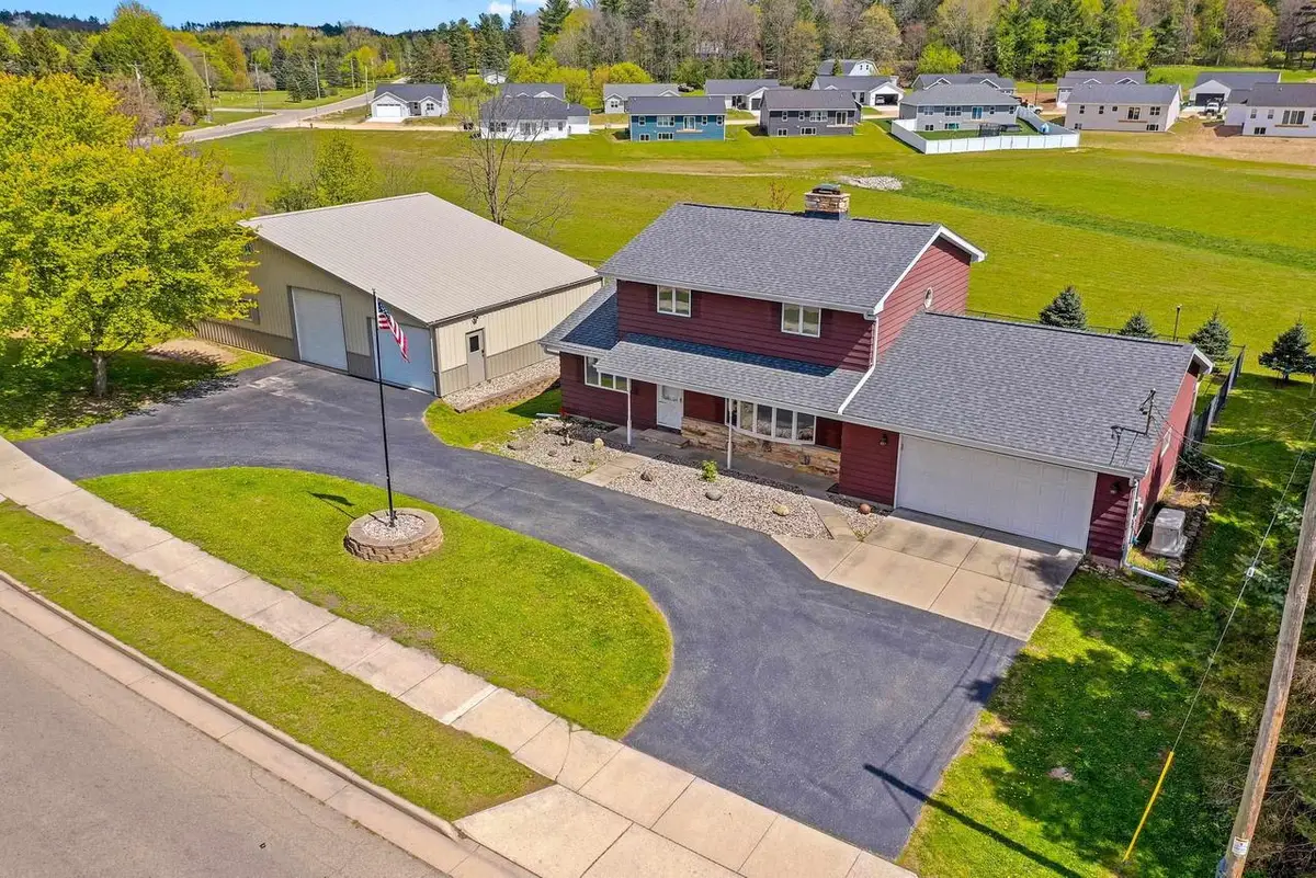 568 N NASH STREET, Hortonville, WI 54944 - #1