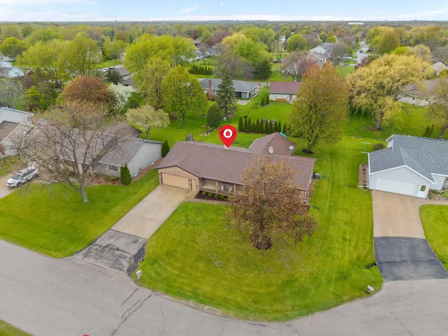 W2572 COLONIAL COURT, Appleton, WI 54915 - #2