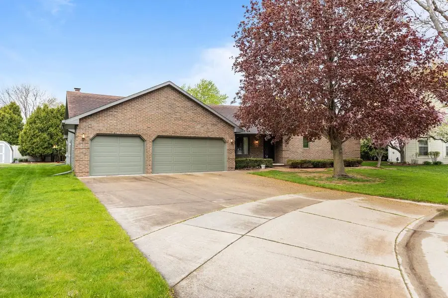 21 KENSINGTON COURT, Appleton, WI 54915 - #2