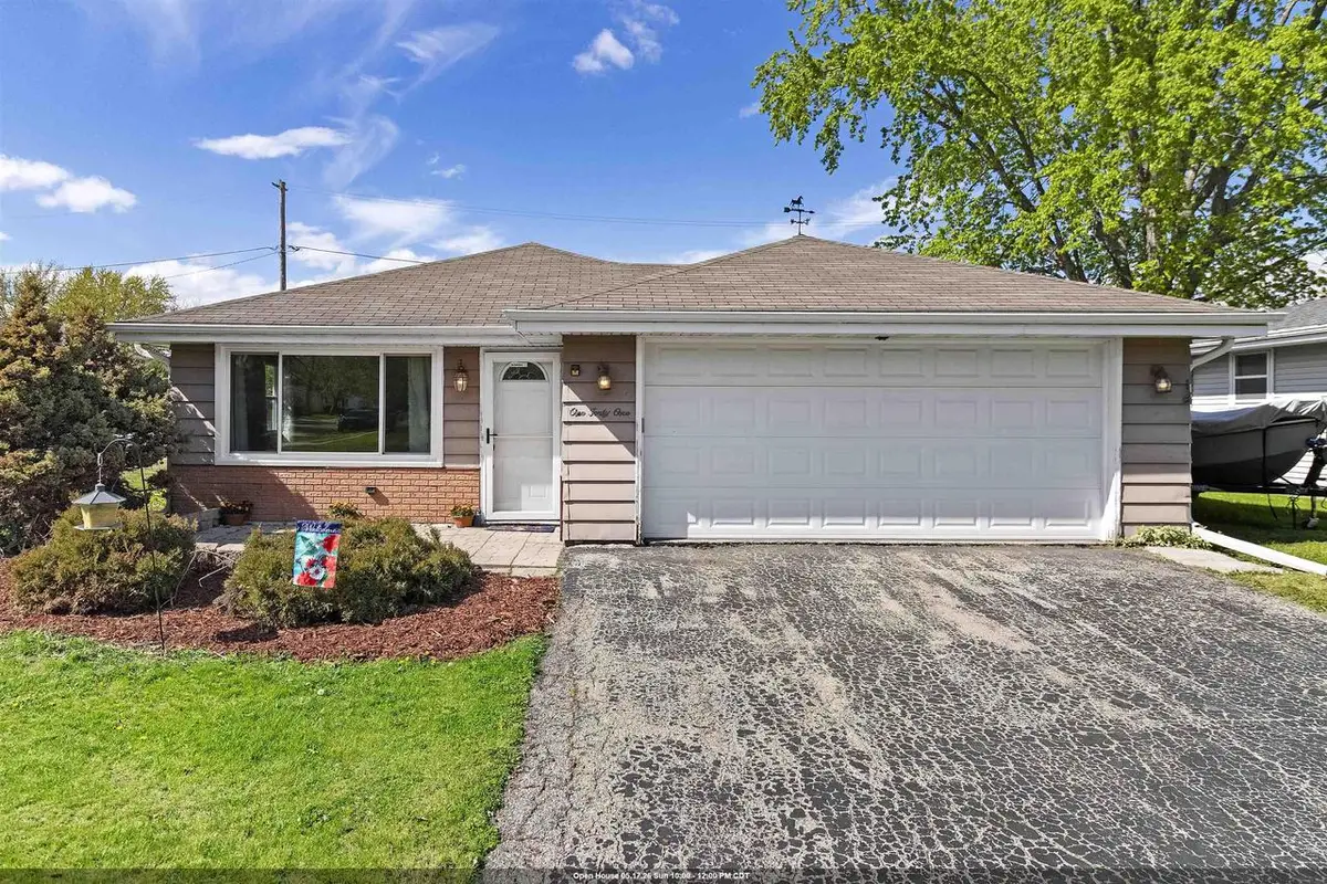 141 STANLEY STREET, Neenah, WI 54956 - #1