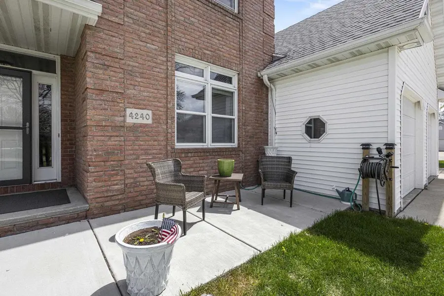 4240 N WEDGEWOOD DRIVE, Appleton, WI 54911 - #3