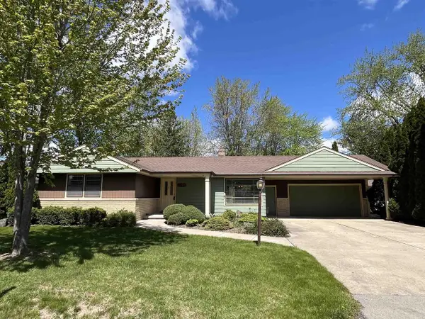 2750 W 8TH STREET, Appleton, WI 54914