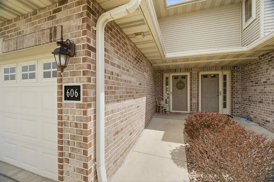 1300 ALPINE DRIVE  #606, Green Bay, WI 54311 - #2