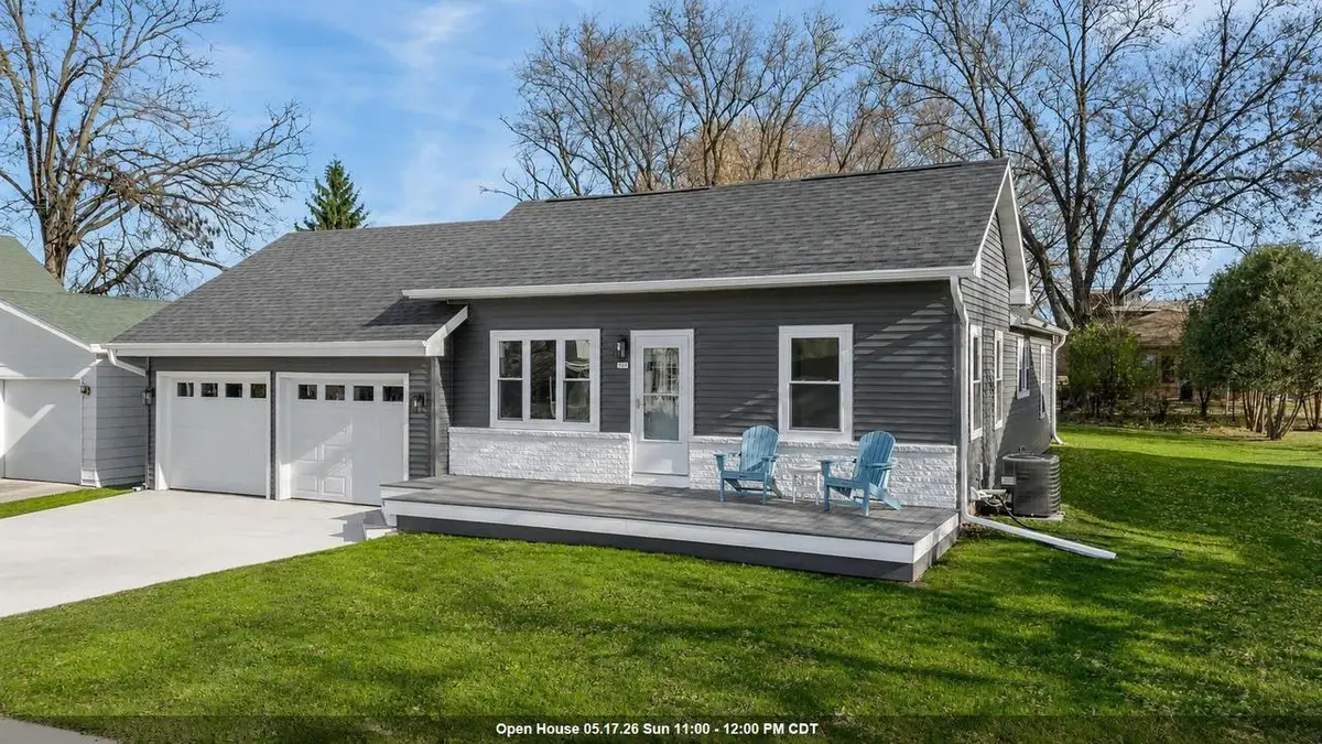 303 S 1ST AVENUE, Winneconne, WI 54988 - #1