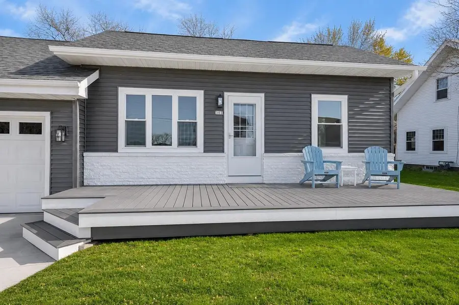 303 S 1ST AVENUE, Winneconne, WI 54988 - #2