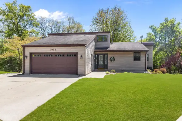 704 MILLER LANE COURT, Kaukauna, WI 54130