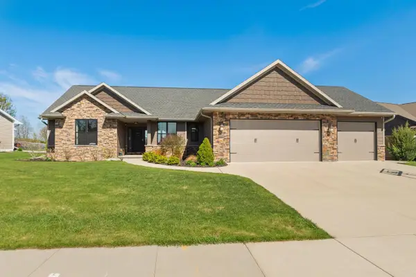 1342 BUCKYS, Howard, WI 54313