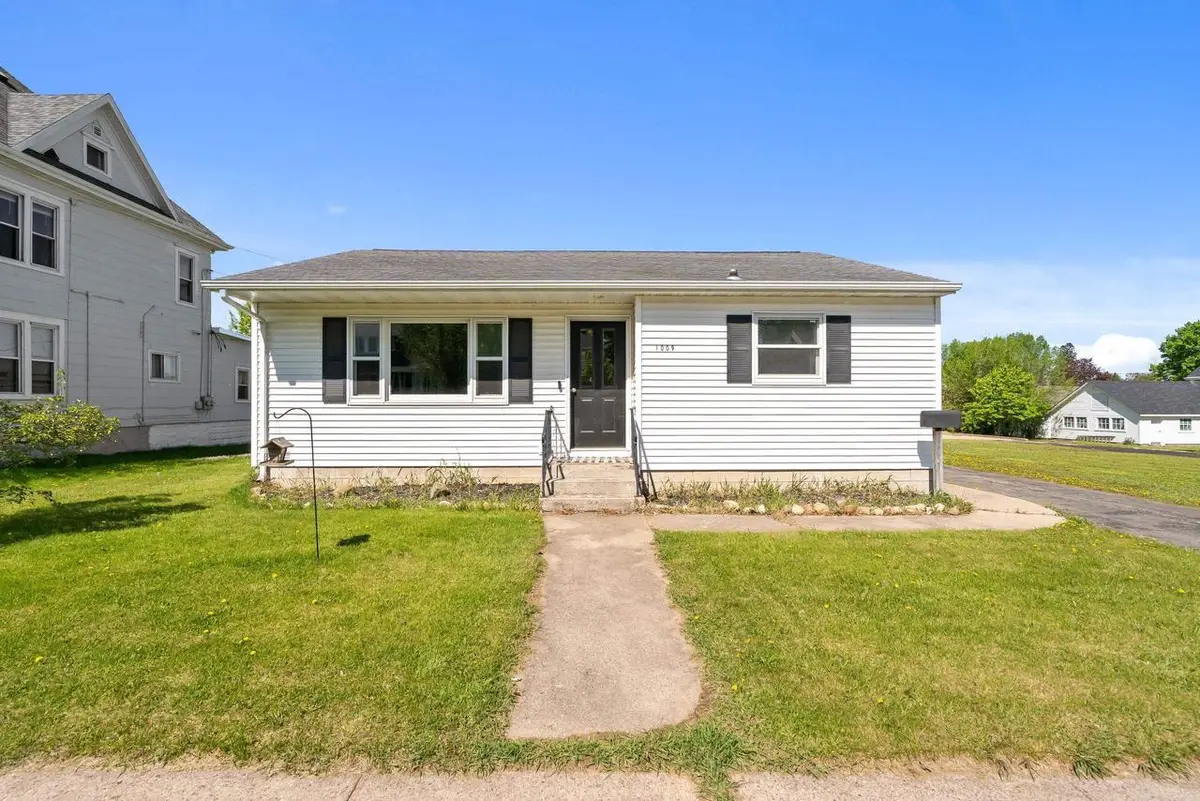 1009 S PEARL STREET, New London, WI 54961 - #1