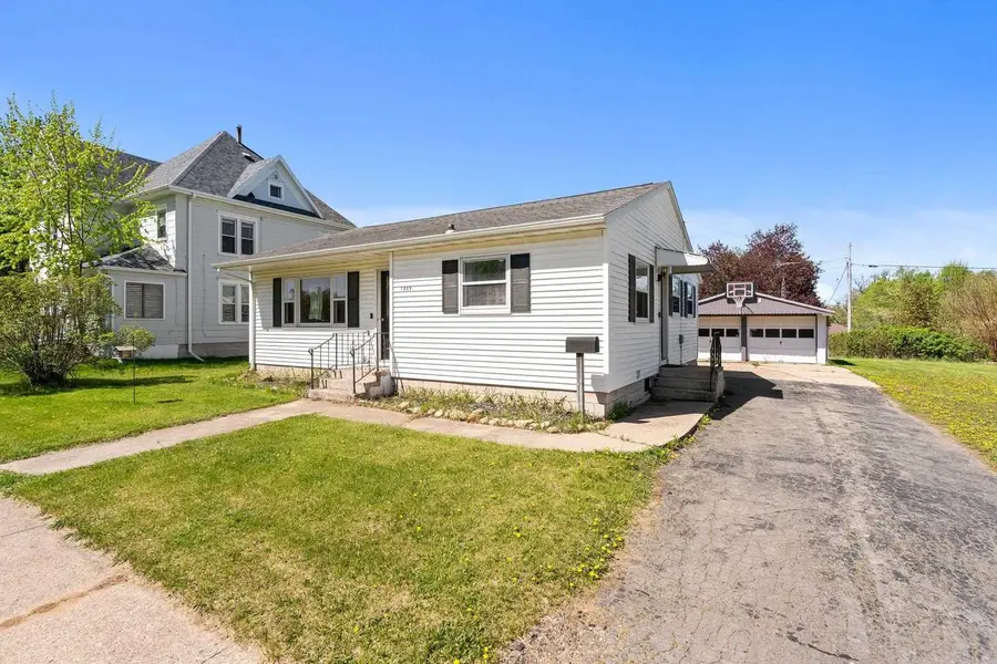 1009 S PEARL STREET, New London, WI 54961 - #3