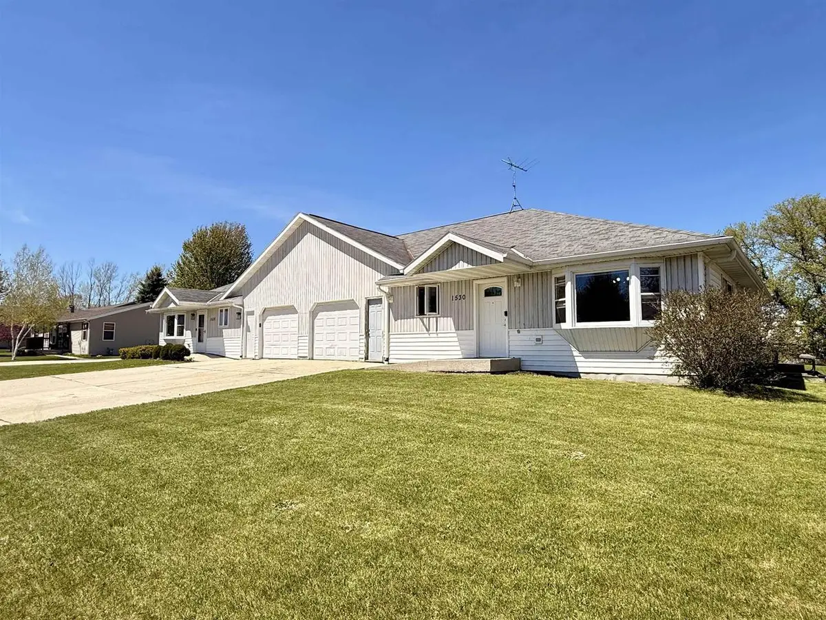 1530 FALCON WAY, Sheboygan Falls, WI 53085 - #1
