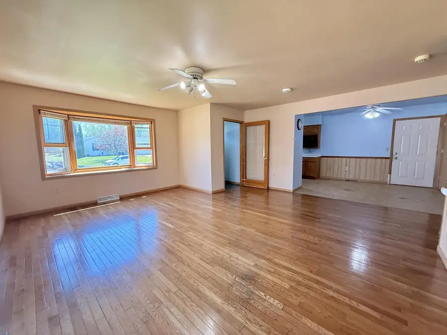 1530 FALCON WAY, Sheboygan Falls, WI 53085 - #3