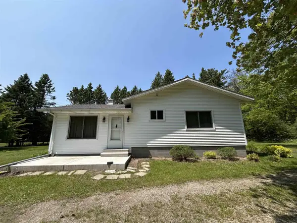 N1901 KUTZ ROAD, Marinette, WI 54143