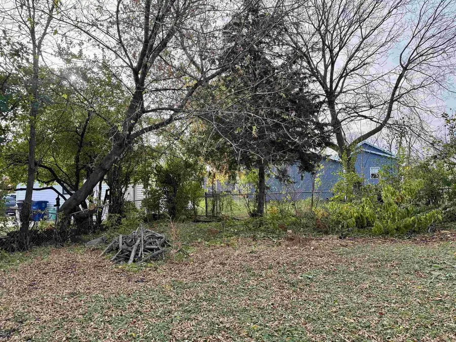 17 W LINWOOD AVENUE, Oshkosh, WI 54901 - #3