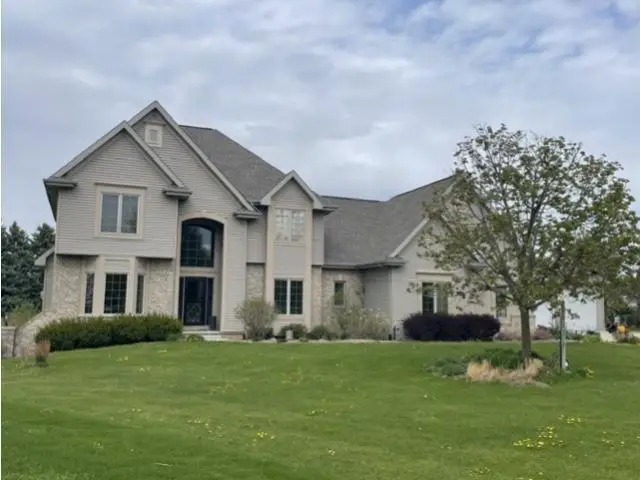 8048 SAQUARO COURT, Neenah, WI 54956 - #1
