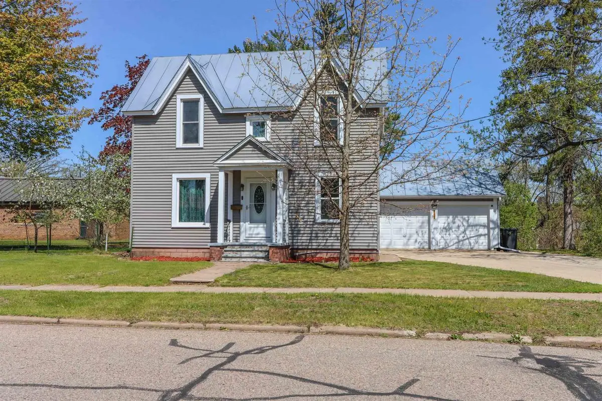 611 SHEARER STREET, Waupaca, WI 54981 - #1