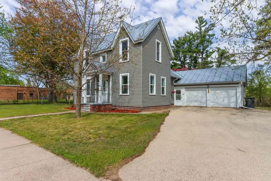 611 SHEARER STREET, Waupaca, WI 54981 - #3