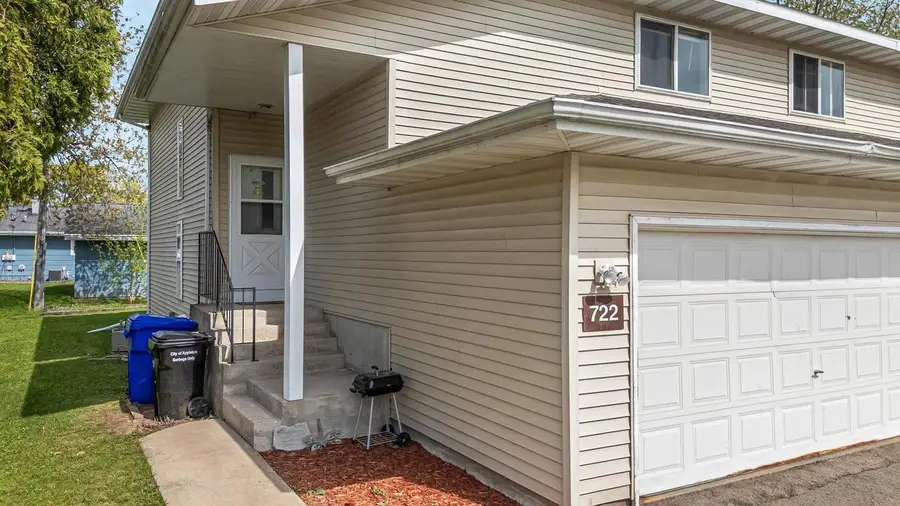722 N HAWTHORNE DRIVE, Appleton, WI 54915 - #2