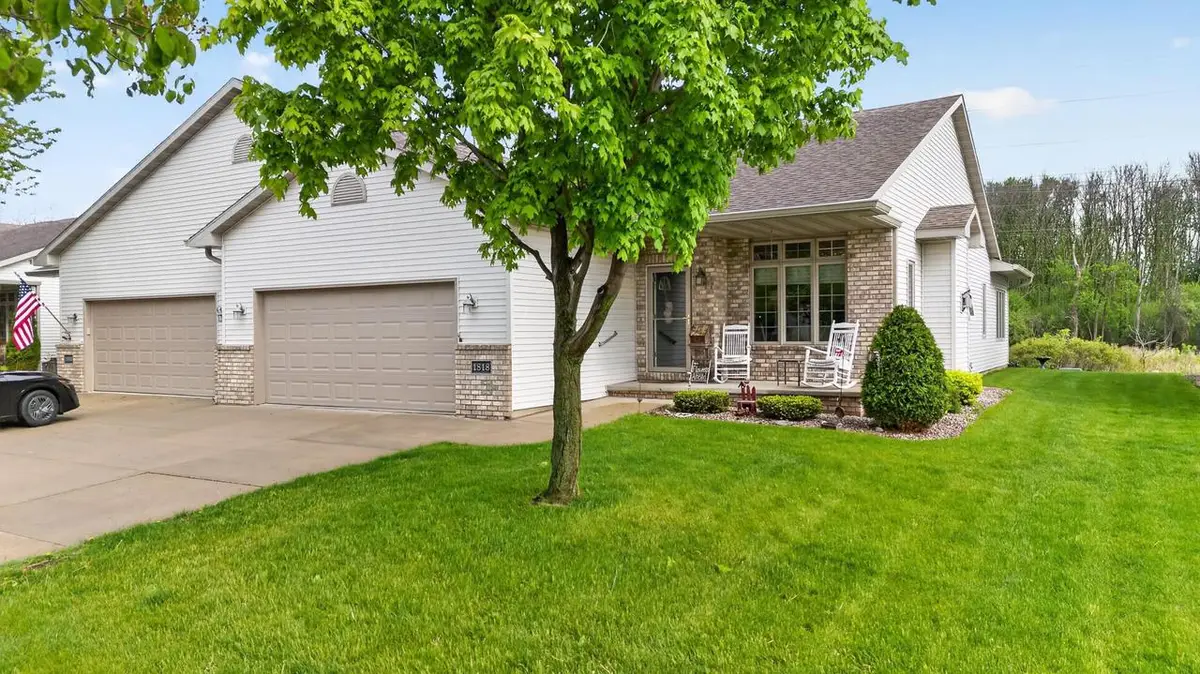 1818 E SYLVAN AVENUE, Appleton, WI 54915 - #1