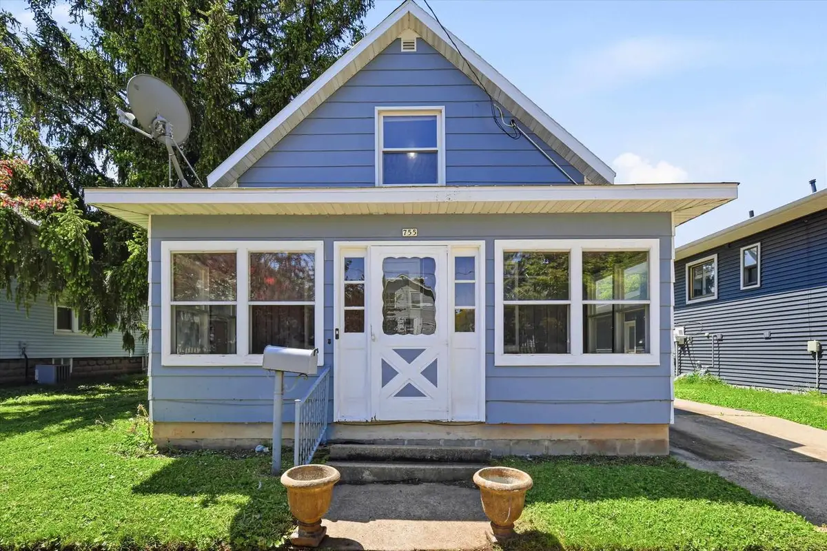 755 GROVE STREET, Oshkosh, WI 54901 - #1