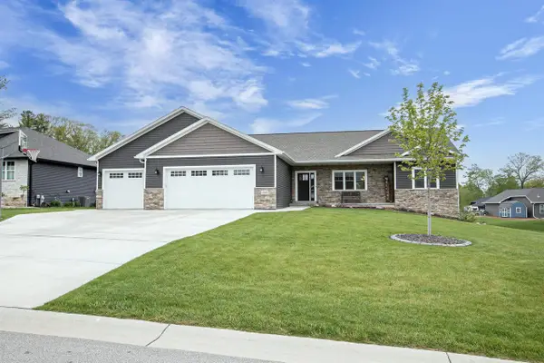 2128 CLOVER FIELD DRIVE, Suamico, WI 54313