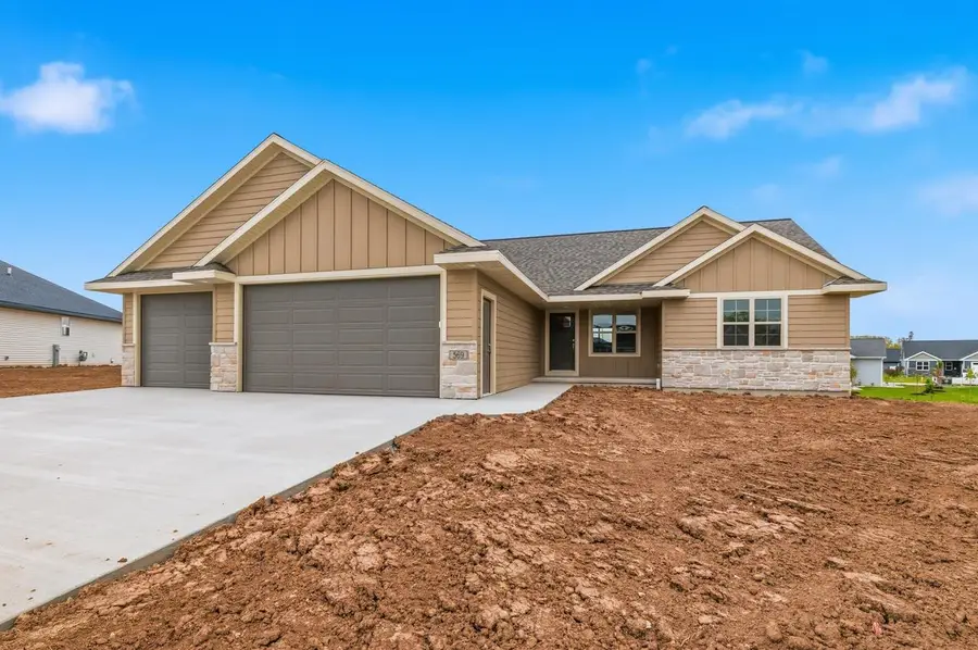569 EMERALD ISLE COURT, Wrightstown, WI 54180 - #2