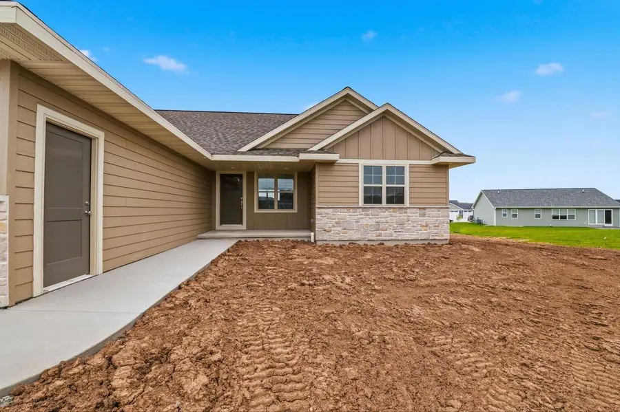 569 EMERALD ISLE COURT, Wrightstown, WI 54180 - #3
