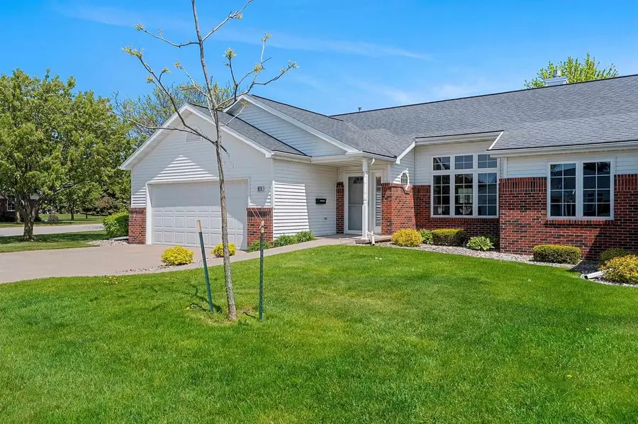 923 W WINDTREE DRIVE, Appleton, WI 54914 - #2