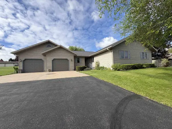 410 E CEDAR STREET, Bonduel, WI 54107