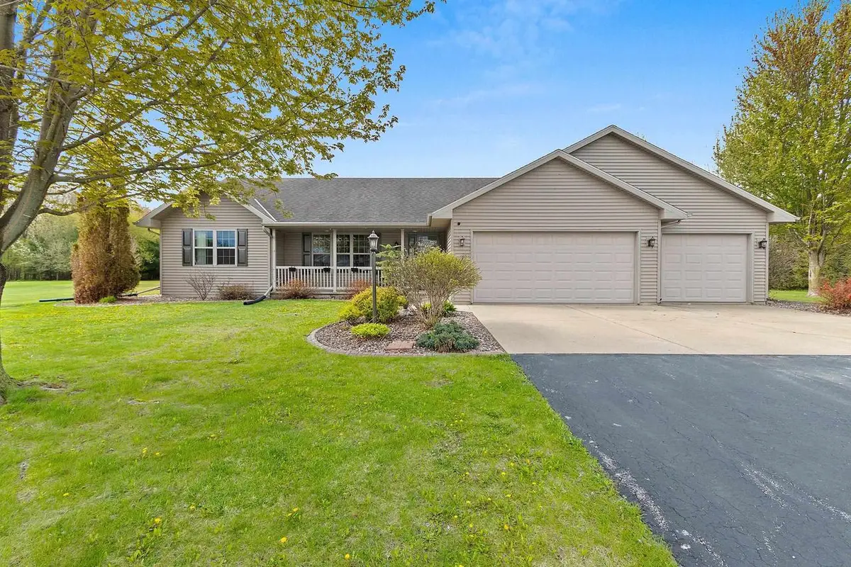 334 FALCON CIRCLE, Pulaski, WI 54162 - #1