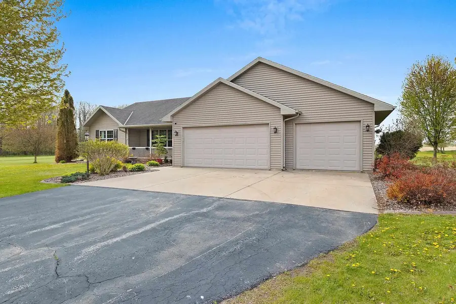 334 FALCON CIRCLE, Pulaski, WI 54162 - #2