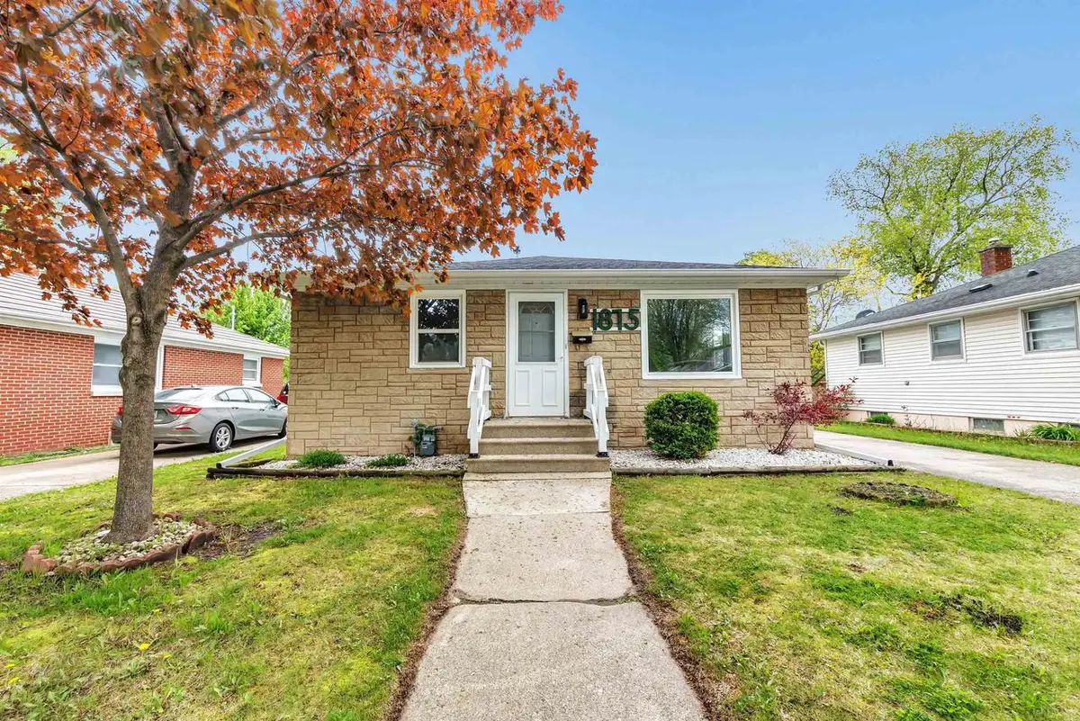 1875 SMITH STREET, Green Bay, WI 54302 - #1