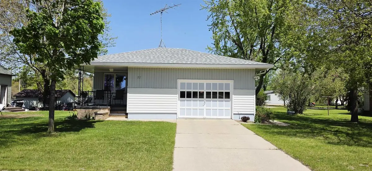 707 E 5TH STREET, Shawano, WI 54166 - #1