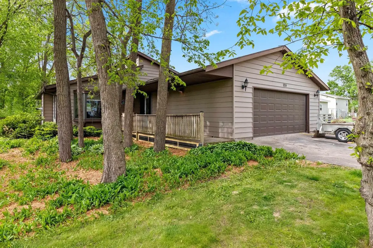 524 E ONTARIO STREET, Omro, WI 54963 - #1