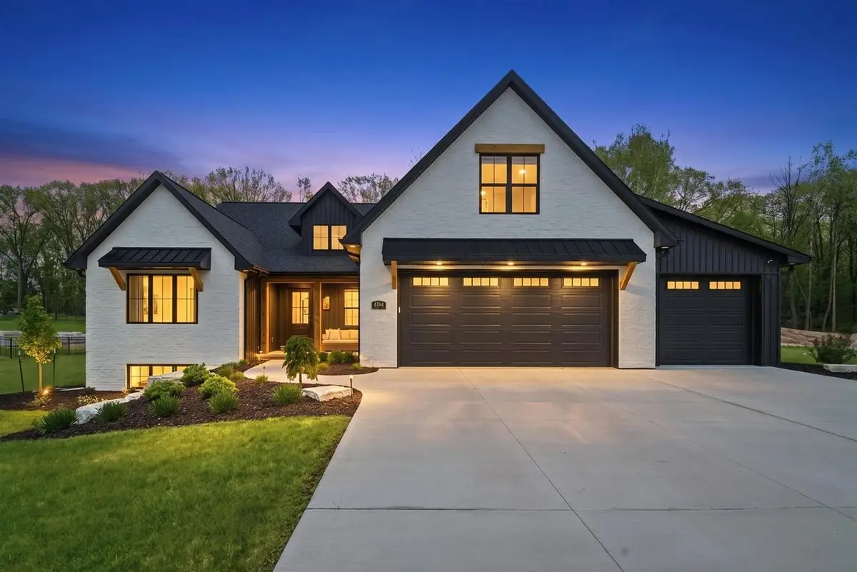 4194 BLACKBERRY RIDGE DRIVE, Hobart, WI 54155 - #1