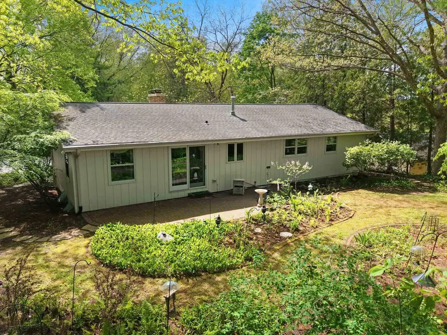115 LITTLE SWISS PLACE, Green Bay, WI 54302 - #2