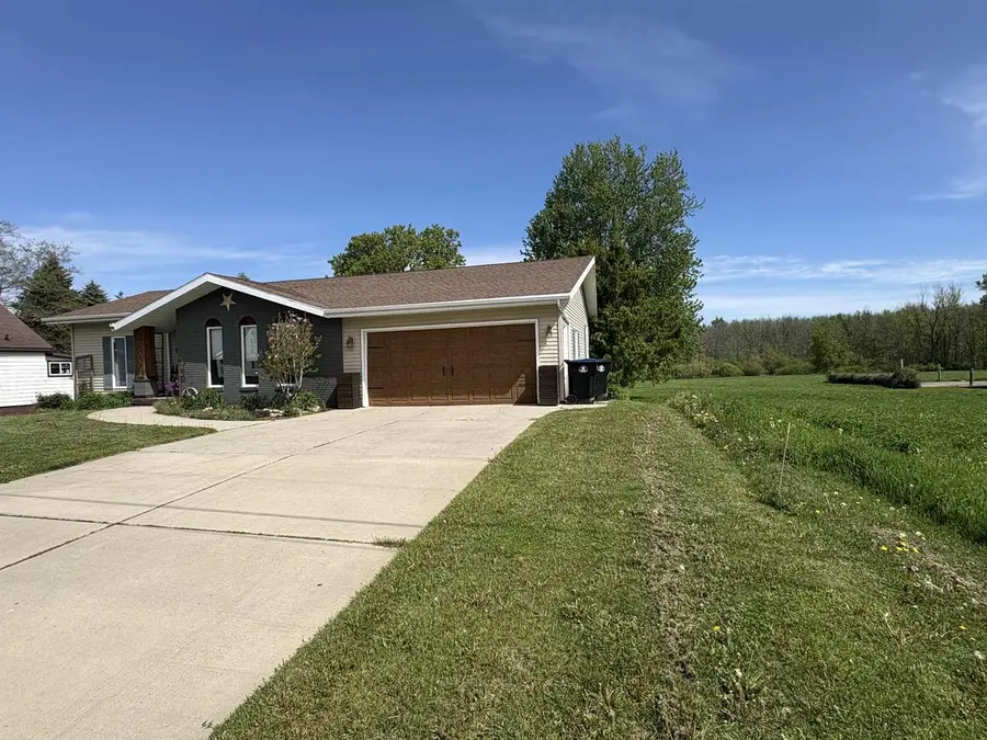 205 E FREEBORN STREET, Cecil, WI 54111 - #3