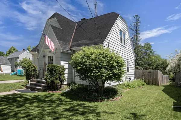 1738 N ERB STREET, Appleton, WI 54911