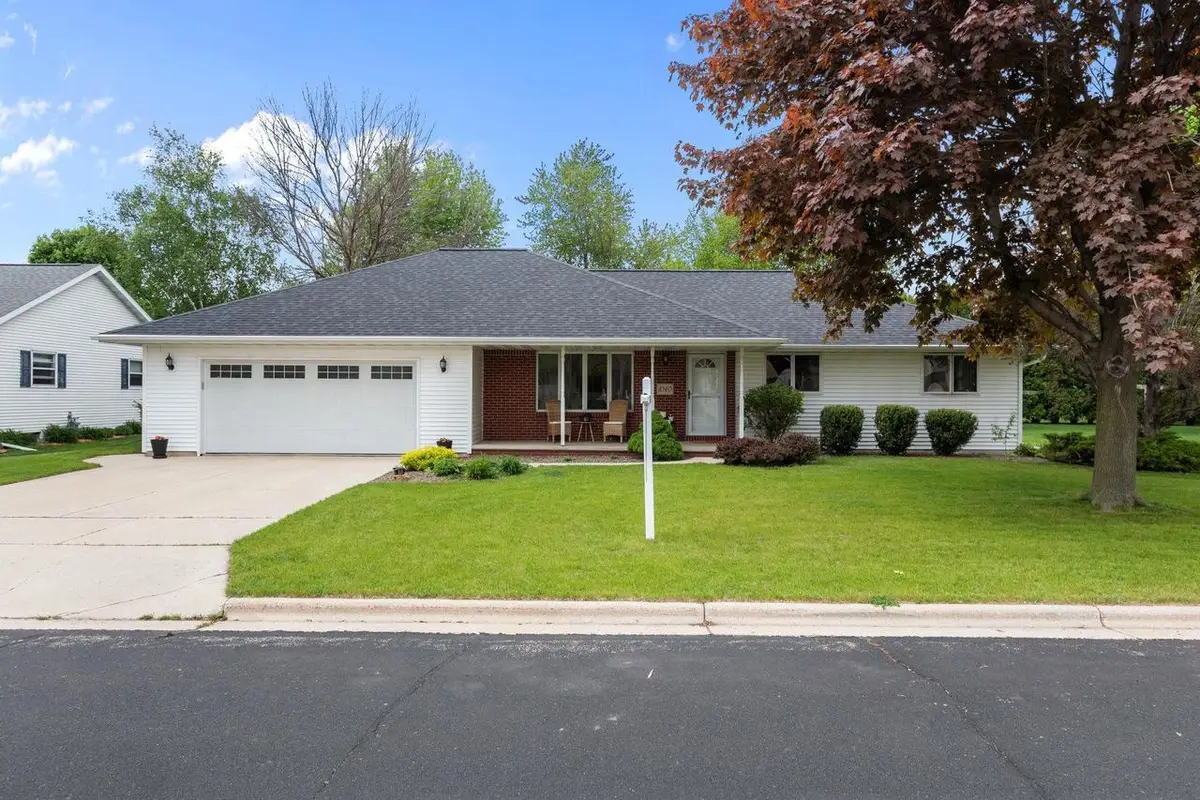1040 CRESTVIEW DRIVE, Wrightstown, WI 54180 - #1