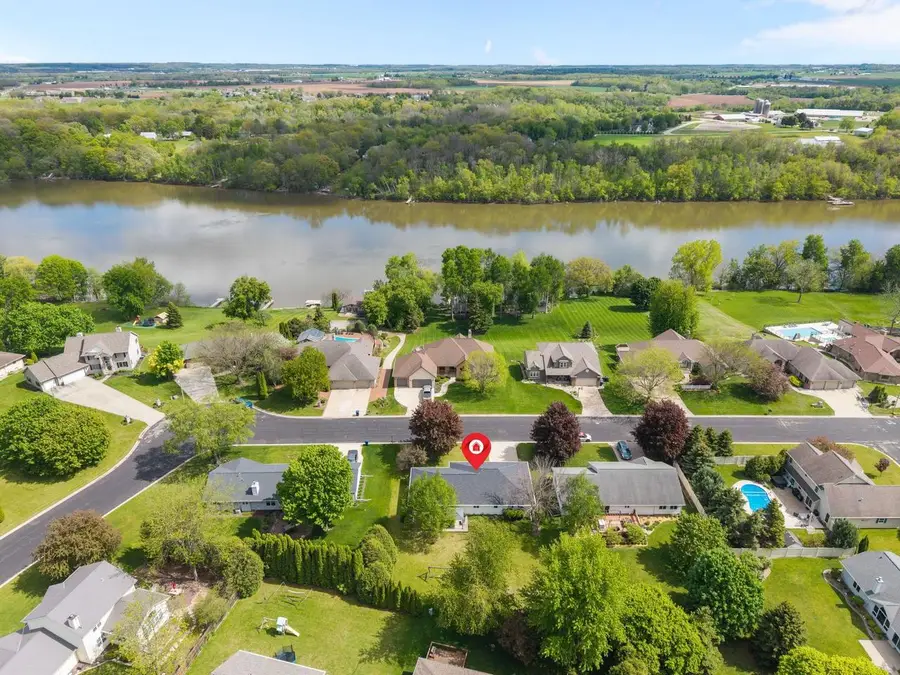 1040 CRESTVIEW DRIVE, Wrightstown, WI 54180 - #3