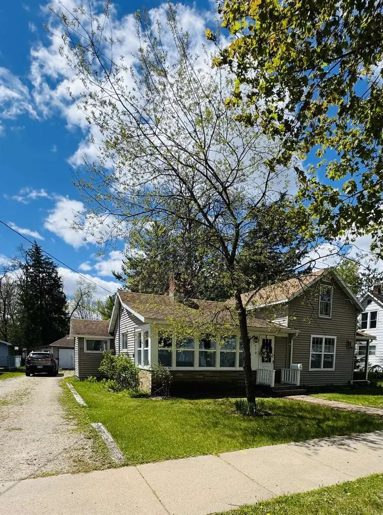 716 ROYALTON STREET, Waupaca, WI 54981 - #2