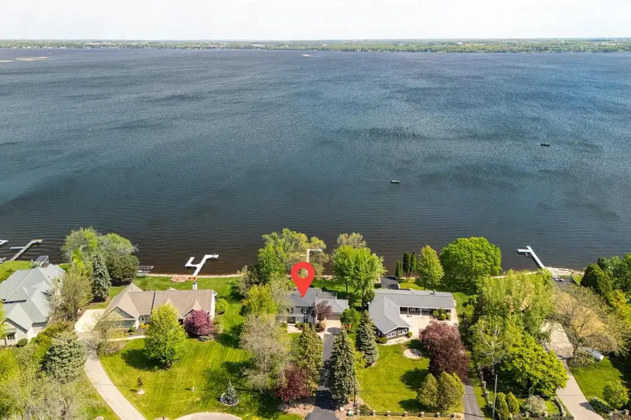 4594 BELLHAVEN LANE, Oshkosh, WI 54904 - #3
