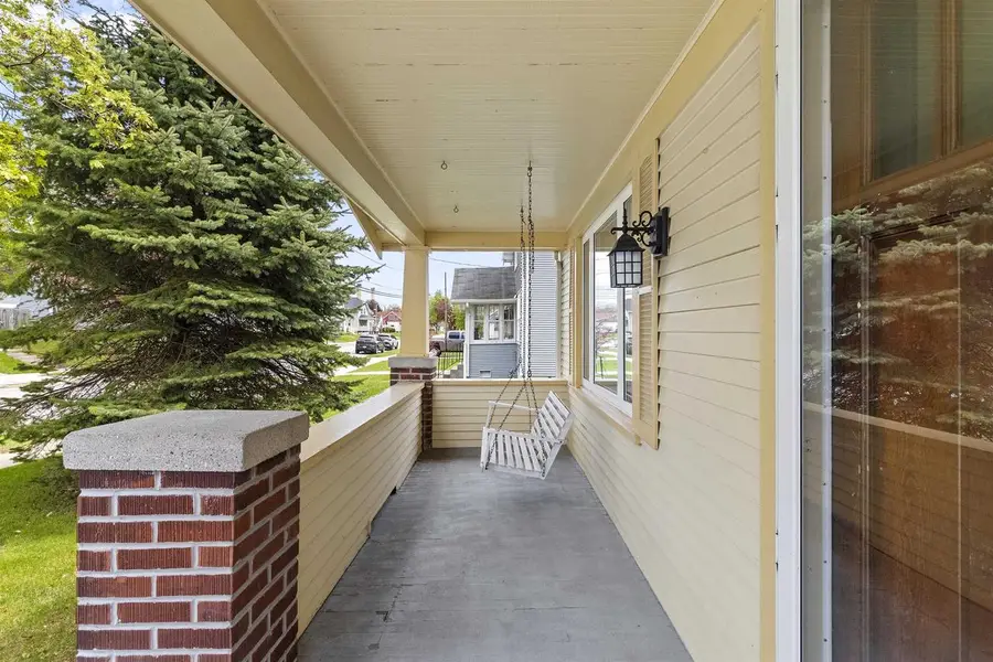 1311 MANILA STREET, Manitowoc, WI 54220 - #2